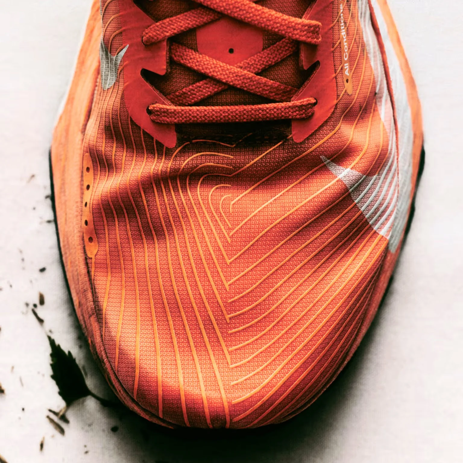 Nike ACG Ultrafly Trail | Hyper Crimson / White / Total Orange | Unisex - Image 12