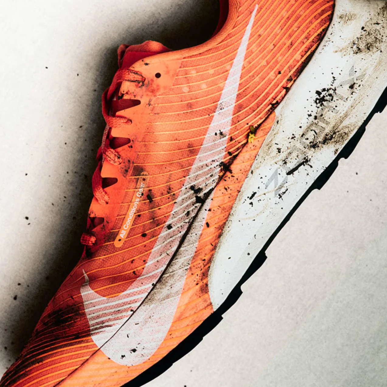 Nike ACG Ultrafly Trail | Hyper Crimson / White / Total Orange | Unisex - Image 2
