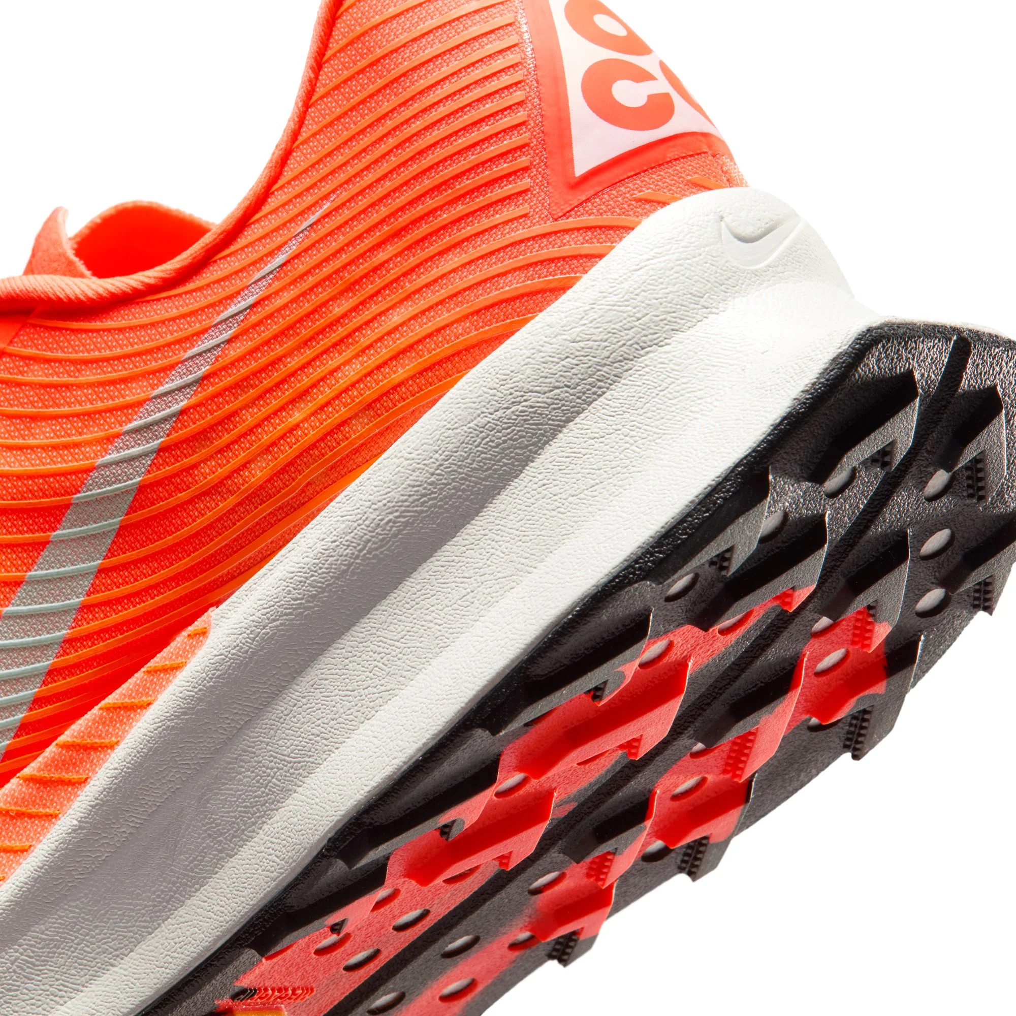 Nike ACG Ultrafly Trail | Hyper Crimson / White / Total Orange | Unisex - Image 4