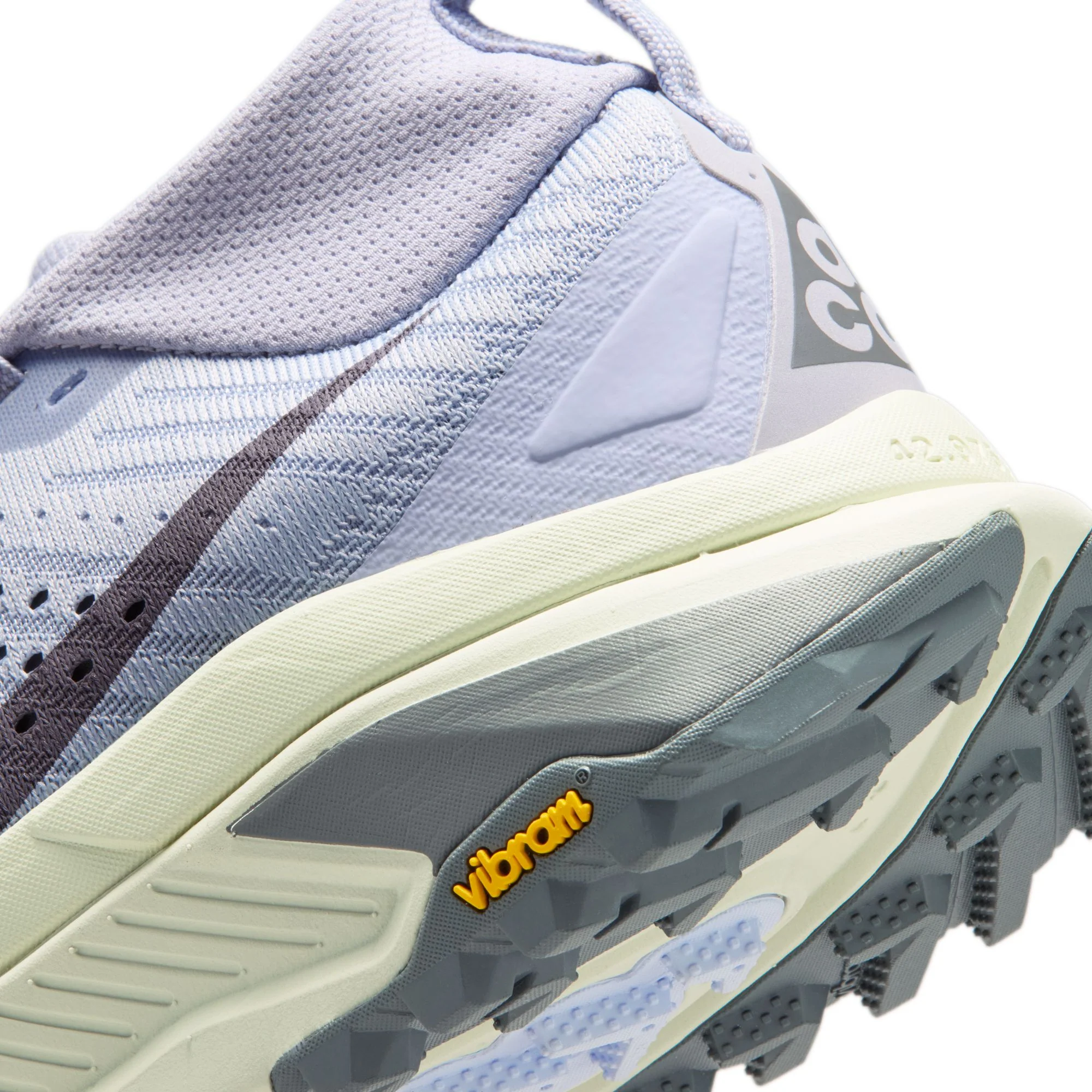 Nike ACG Zegama Trail | Ghost / Cement Grey / Sea Glass / Smoke Grey | Womens - Image 2