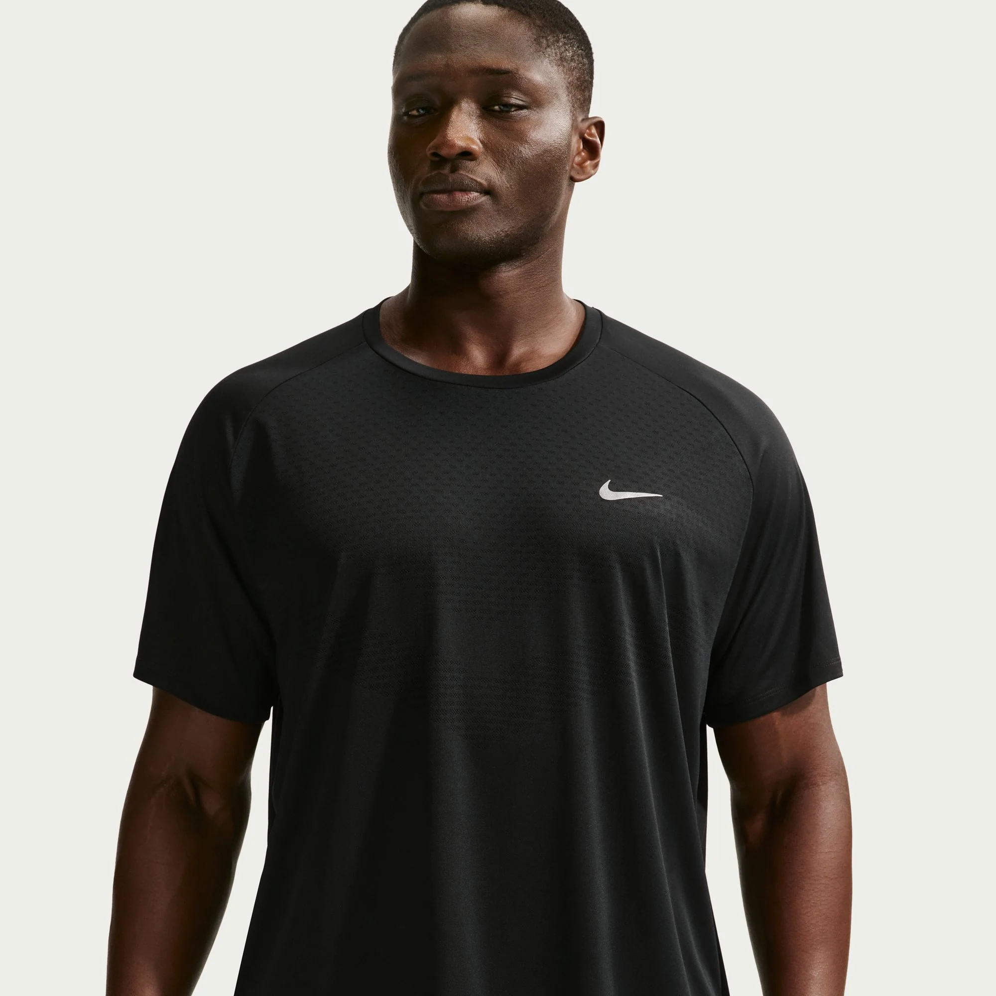 Nike Stride Tee | Black / Reflective Silver | Mens - Image 4