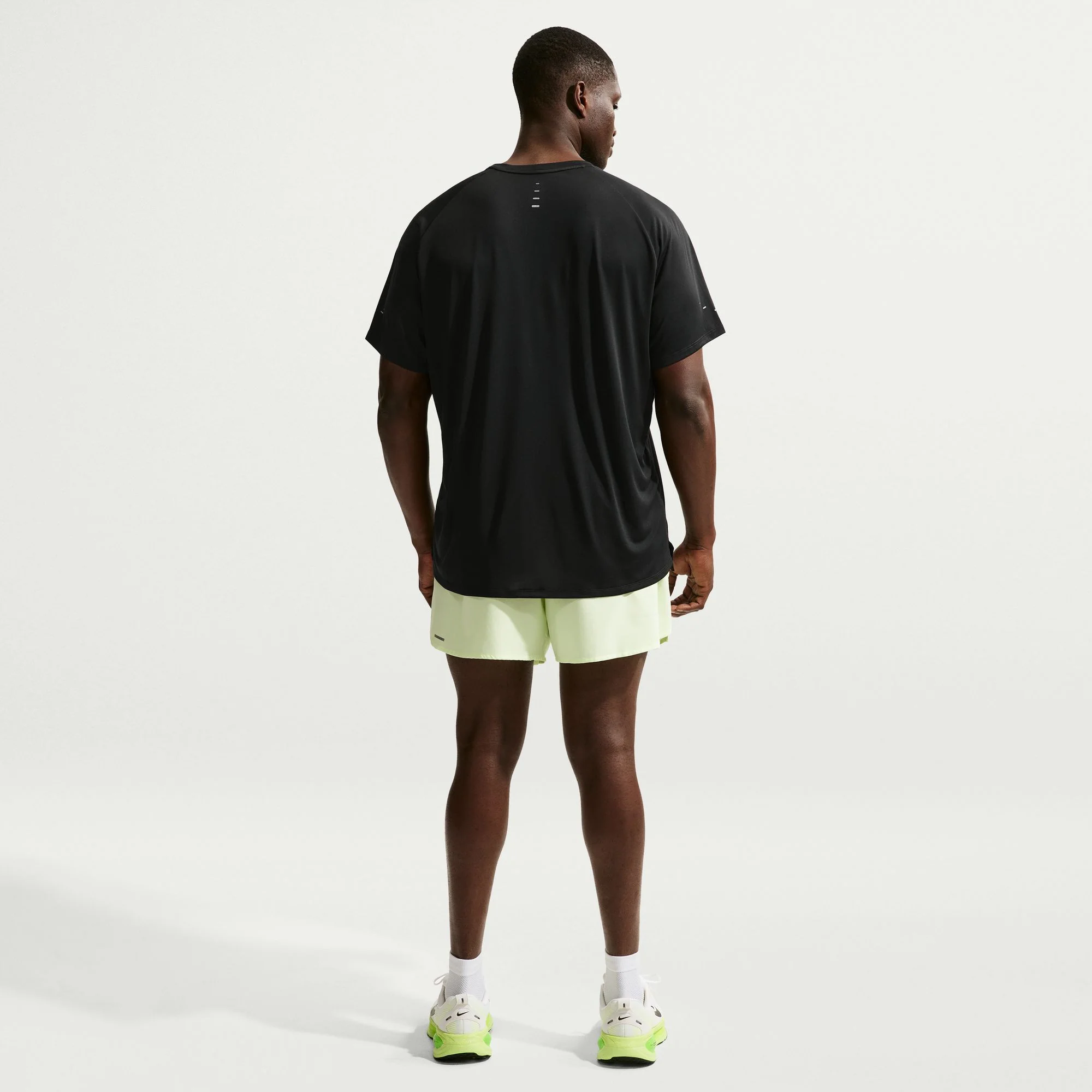 Nike Stride Tee | Black / Reflective Silver | Mens - Image 6