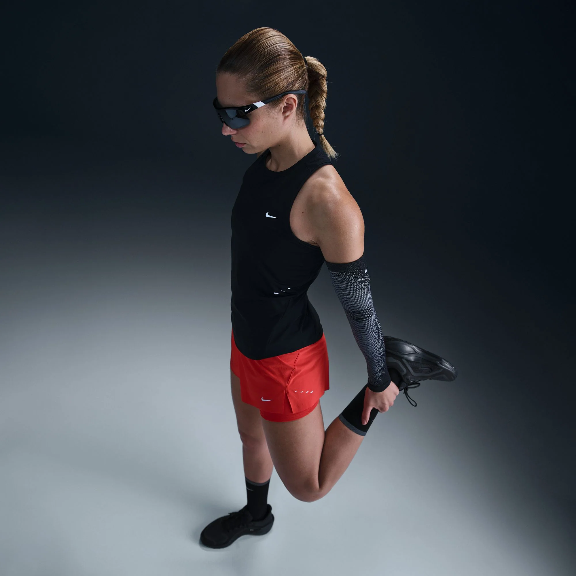 Nike Swift Singlet | Black / Reflective Silver | Womens - Image 5