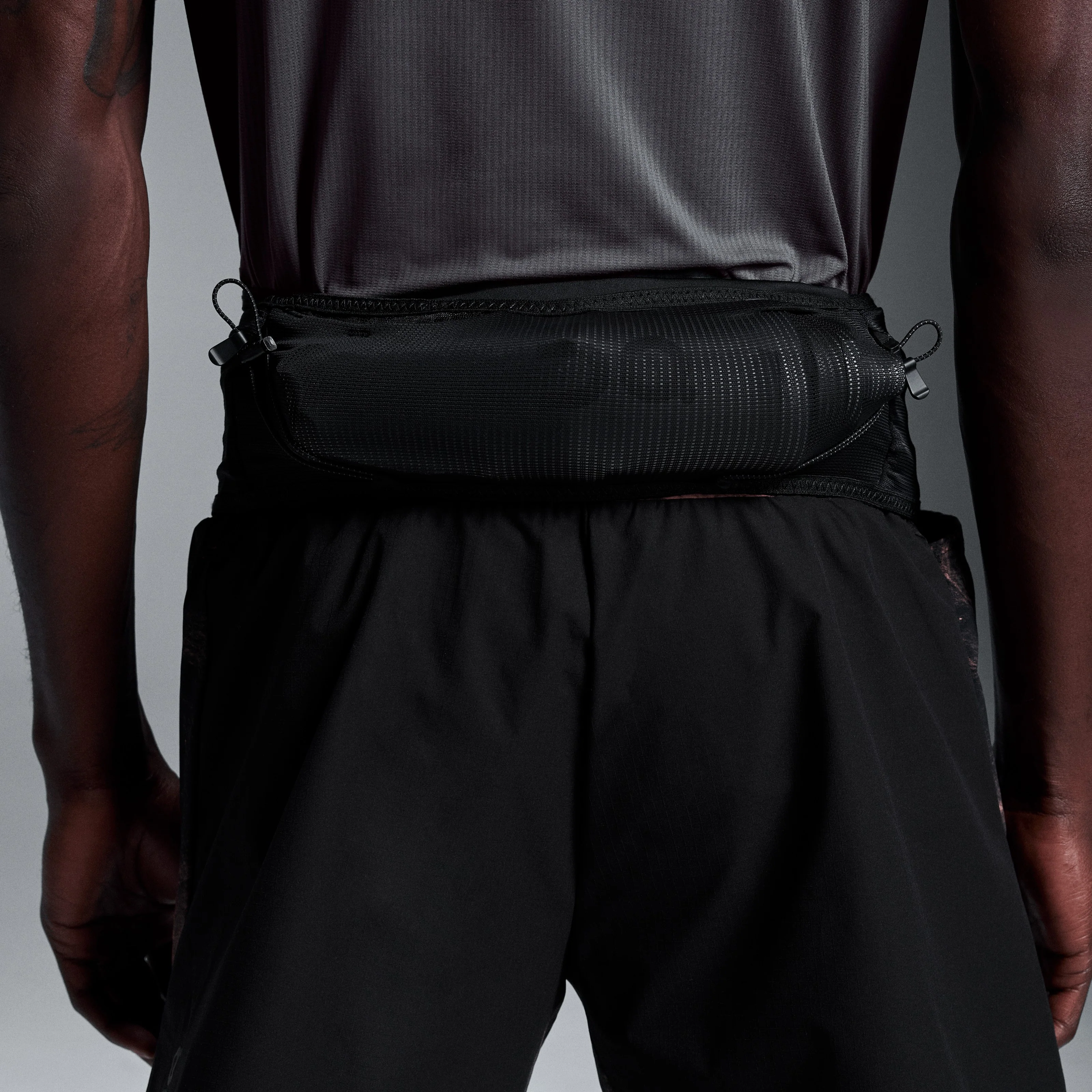 On Ultra Belt 2L | Black - Image 4