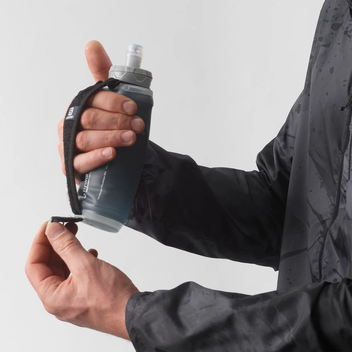 Salomon Active Handheld | Black / Slate Grey - Image 4