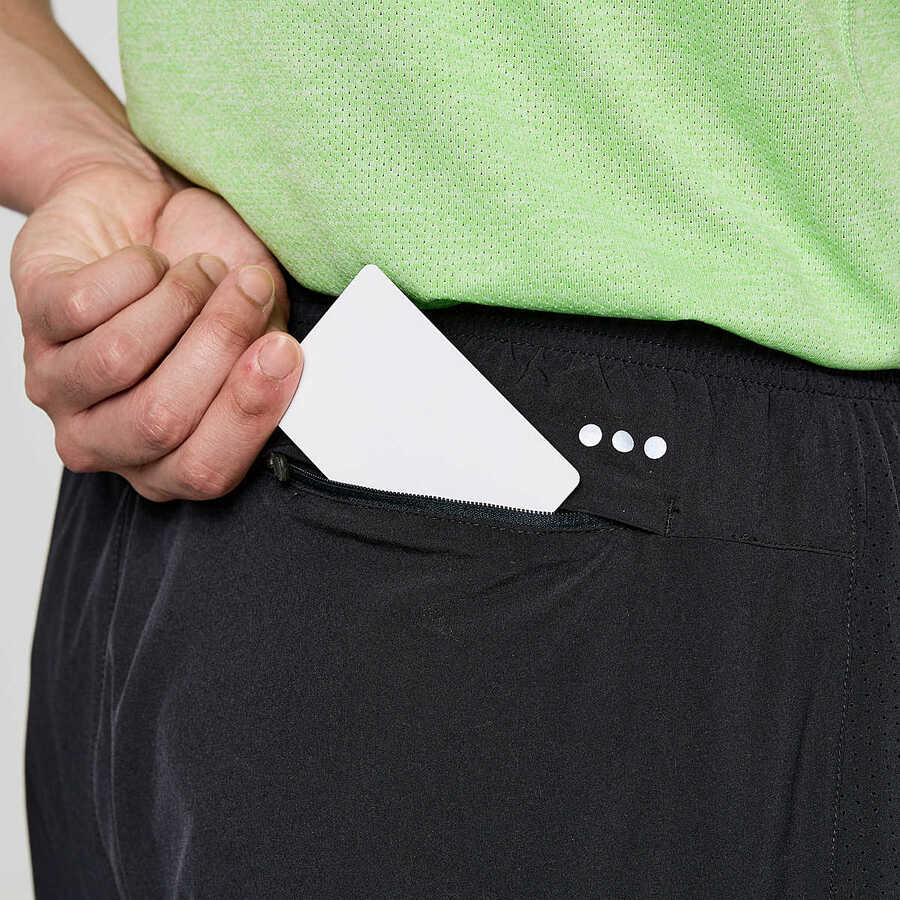 Saucony Outpace 5" Short | Black | Mens - Image 3